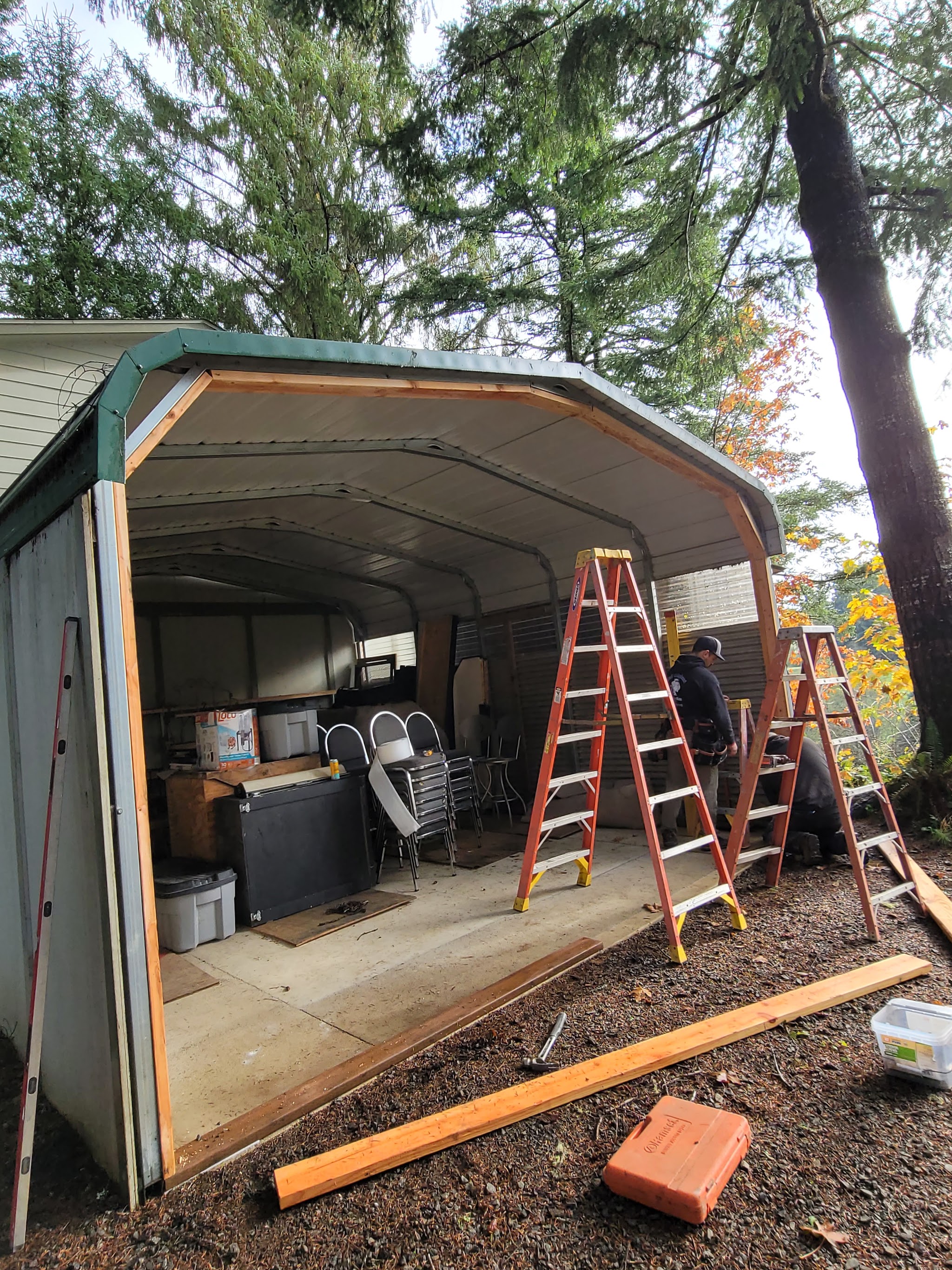 New cedar privacy fence installation